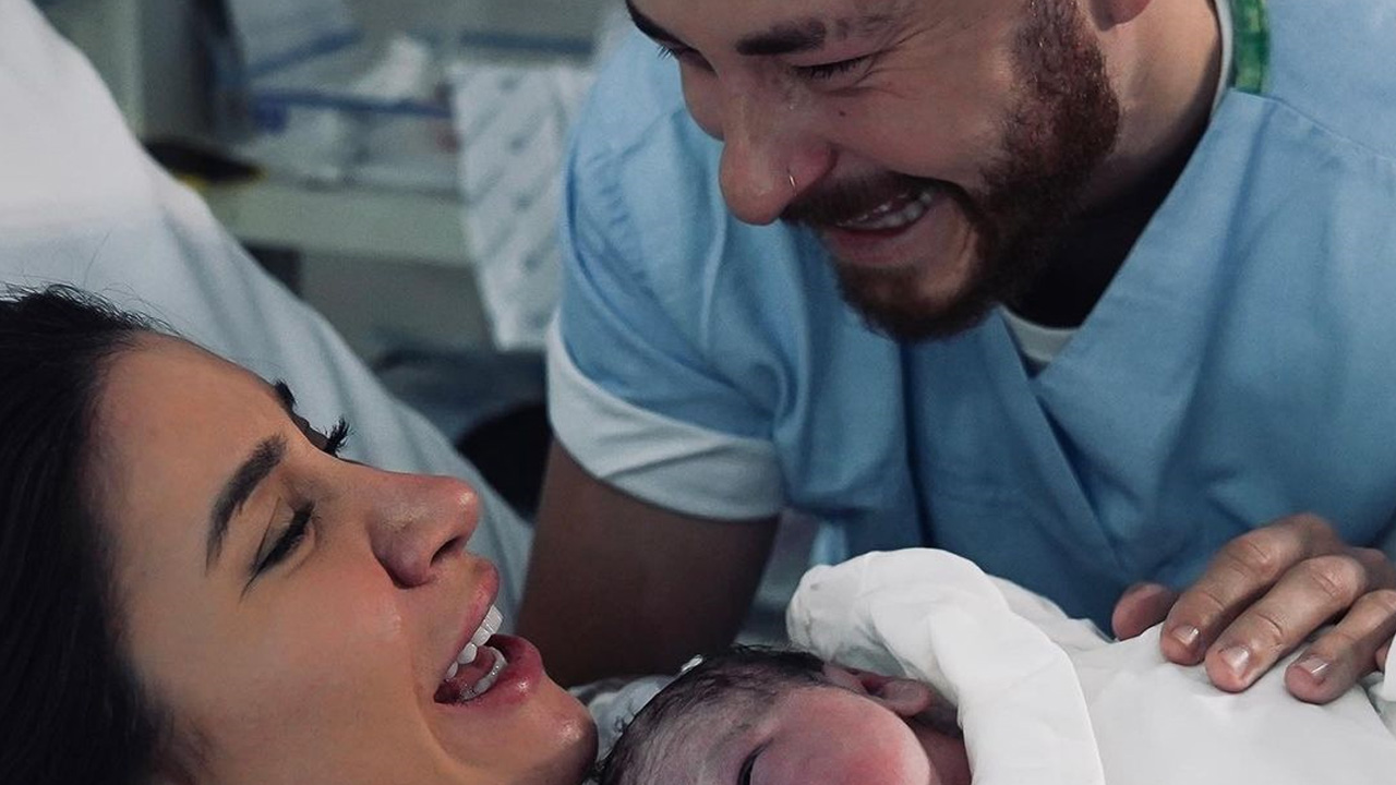 Fred publica fotos inéditas do parto e se declara para Bianca Andrade: “Mulher mais forte do mundo”