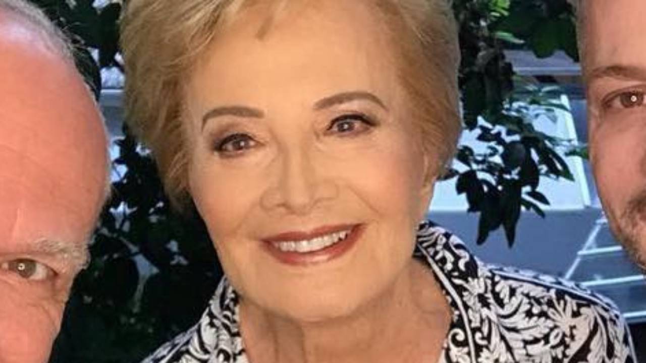 Aos 86 anos, Glória Menezes surge de cara lavada em clique raríssimo e encanta a web: “Como está linda”