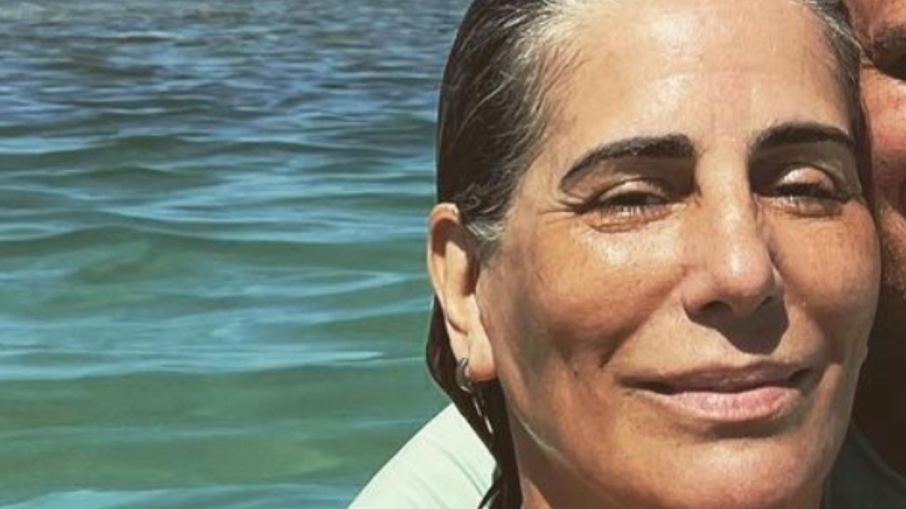 Juntos há mais de 30 anos, Gloria Pires e Orlando Morais se abraçam em alto-mar e união impressiona: “Exemplo de amor”