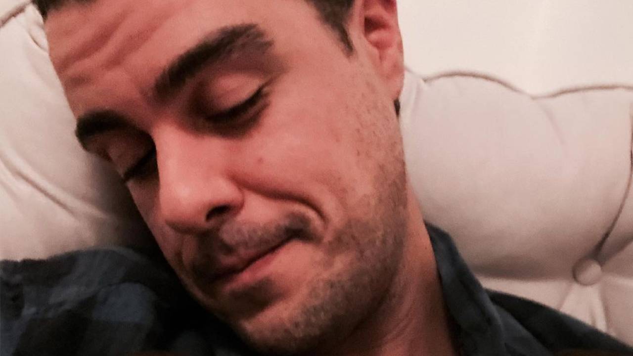 Joaquim Lopes tem momento ‘papai babão’ e mostra gêmeas dormindo em seu colo: “Queria estar assim”