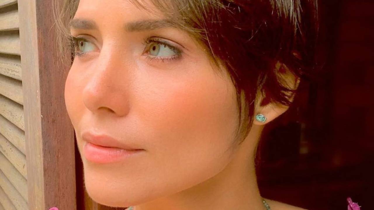 Letícia Colin faz mudança radical e surge com cabelo completamente raspado: “Seja quem você quiser”