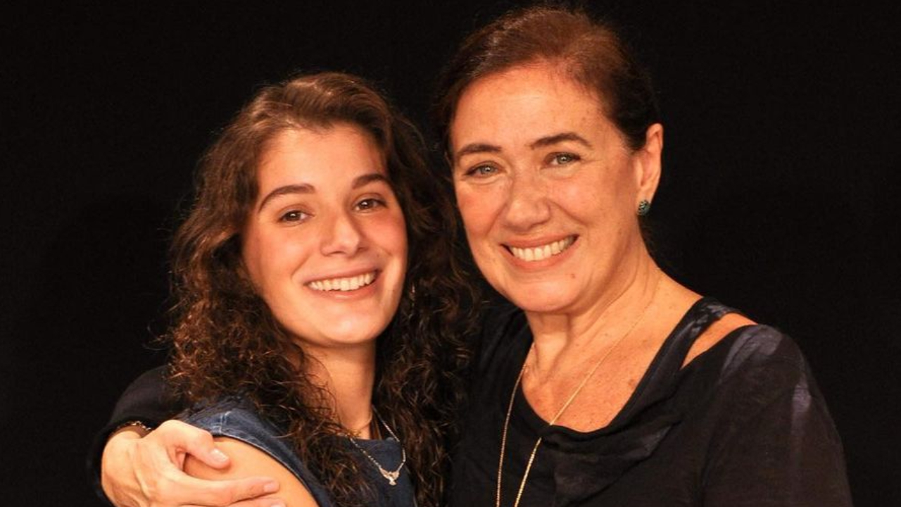 Filha de Lilia Cabral parabeniza a atriz pelos 64 anos com homenagem emocionante: “Sua fã número um”