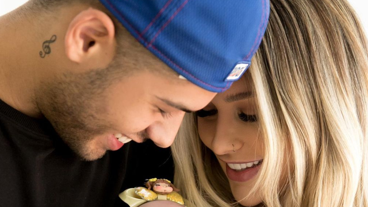 Zé Felipe e Virgínia Fonseca estrelam ensaio especial com a herdeira e look da bebê derrete web: “Uma princesa!”
