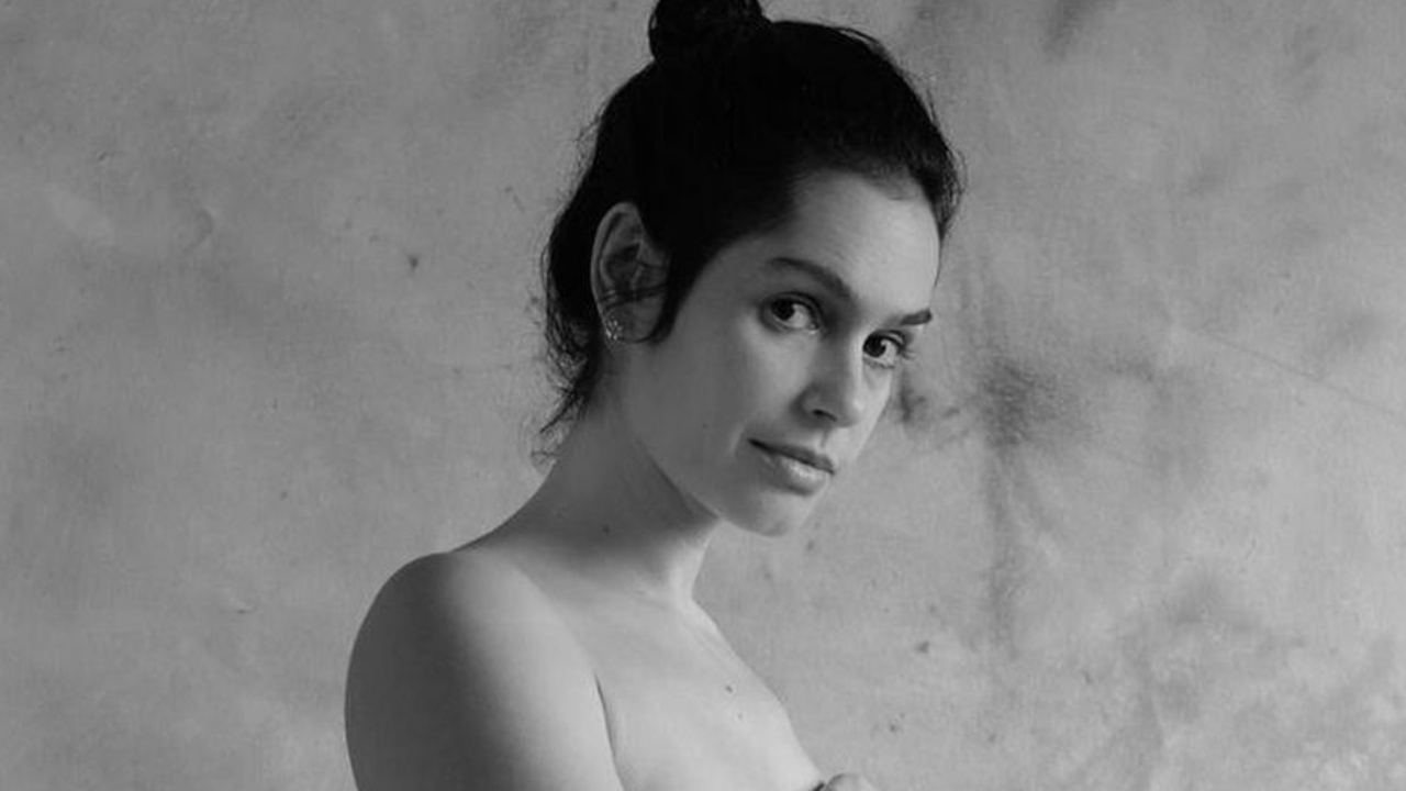 Gravidíssima, Maria Flor faz topless e mostra barriguinha pela primeira vez: “Há vida!”