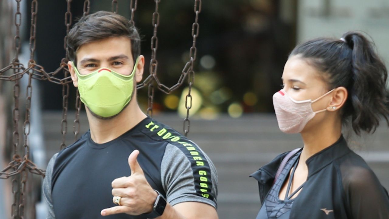 Apaixonados, Mariano e Jakelyne Oliveira deixam academia de luxo com corpos trincados após o treino