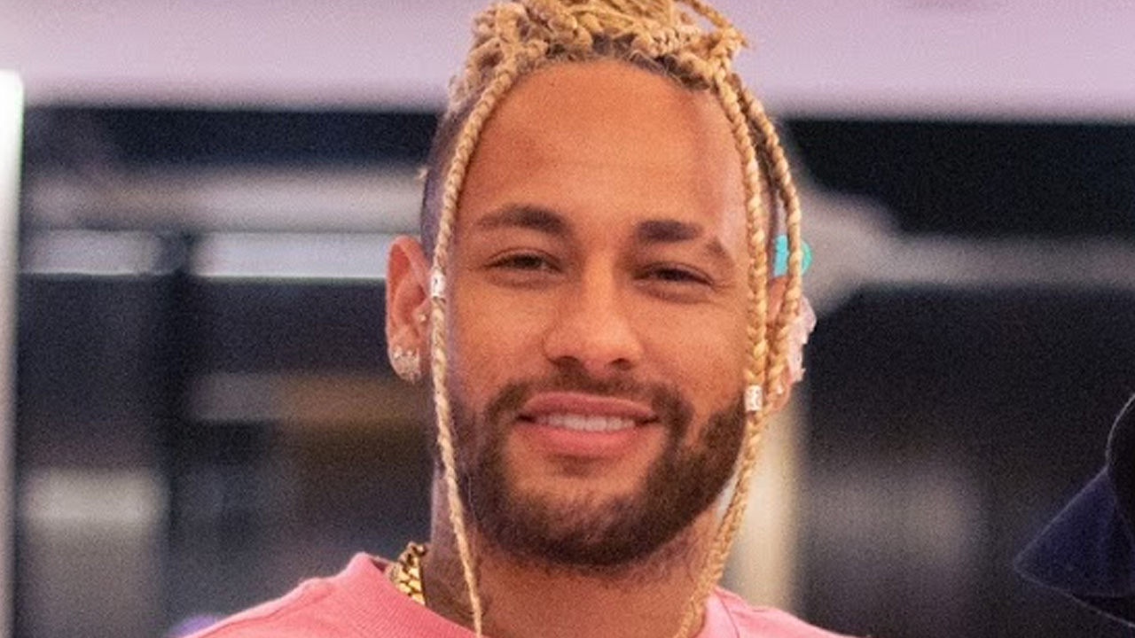 Se arrependeu? Neymar Jr. arranca tranças dois dias após colocar e aparece com novo visual: “Bonde dos carecas”