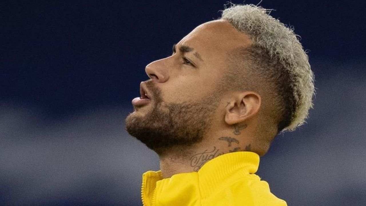 Neymar muda drasticamente o visual com tranças no cabelo e internautas dividem opiniões: “Rei dos penteados estranhos”
