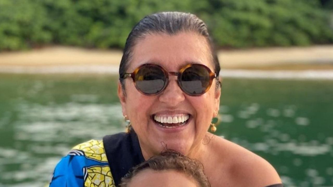 No Dia dos Avós, Regina Casé surge em momento divertido com o neto: “Aproveito cada segundo”
