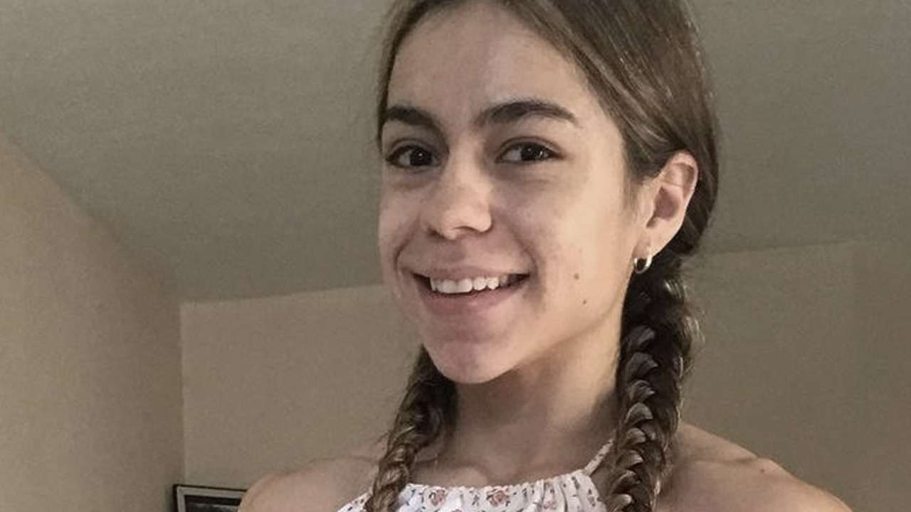 Influenciadora de apenas 23 anos morre em cirurgia para impedir transpiração