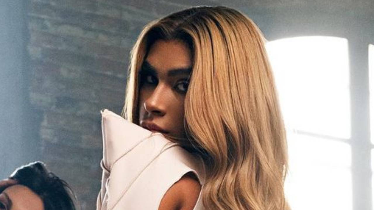 Ex-BBB Pocah empina bumbum GG, faz maiô cavadíssimo sumir e ganha elogios: “Rabuda”