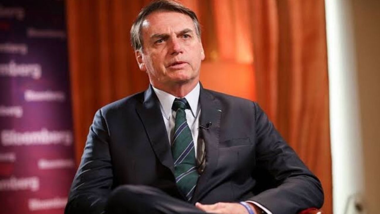 Presidente Bolsonaro é transferido para São Paulo para avaliar necessidade de cirurgia de emergência