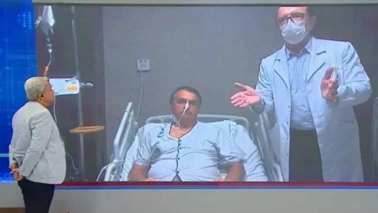 Ao vivo, Sikêra Jr alfineta Jair Bolsonaro que aparece internado em hospital: “Deixa de ser frouxo”