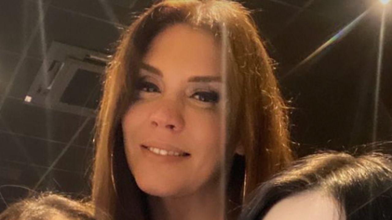 Simony reúne os quatro filhos em clique raríssimo eu seu aniversário de 45 anos: “Minha família, meu tudo”