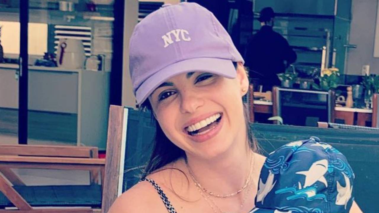 Que estilo! Filho de Sthefany Brito rouba a cena ao surgir de óculos e boné nas redes sociais: “Gracinha”