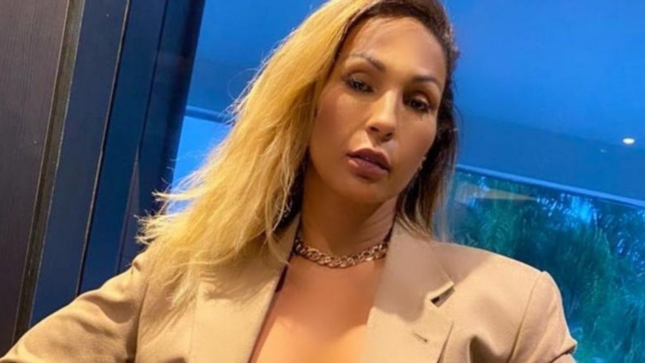Valesca Popozuda reclama da falta de sexo: “Dois meses sem uma catucada”