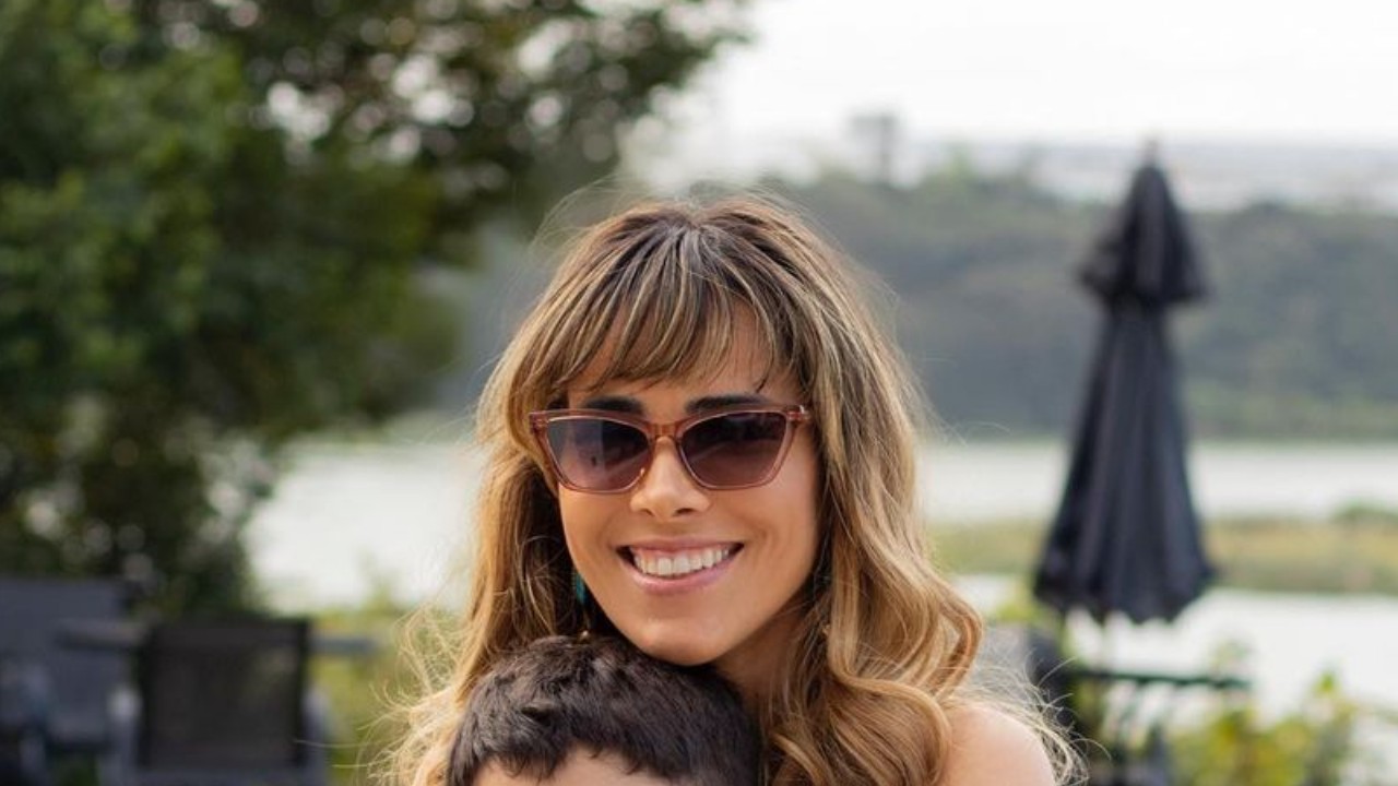 Como cresceu! Wanessa Camargo posa com o filho caçula e sorriso banguela do garoto rouba a cena: “Fofura”