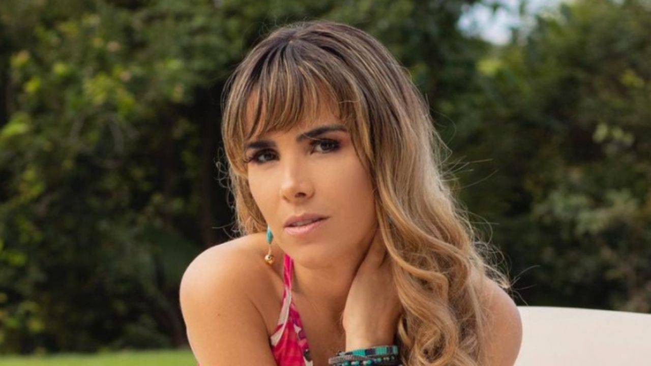 Wanessa Camargo posa com look ousado na área externa de sua nova mansão: “Achei chique”