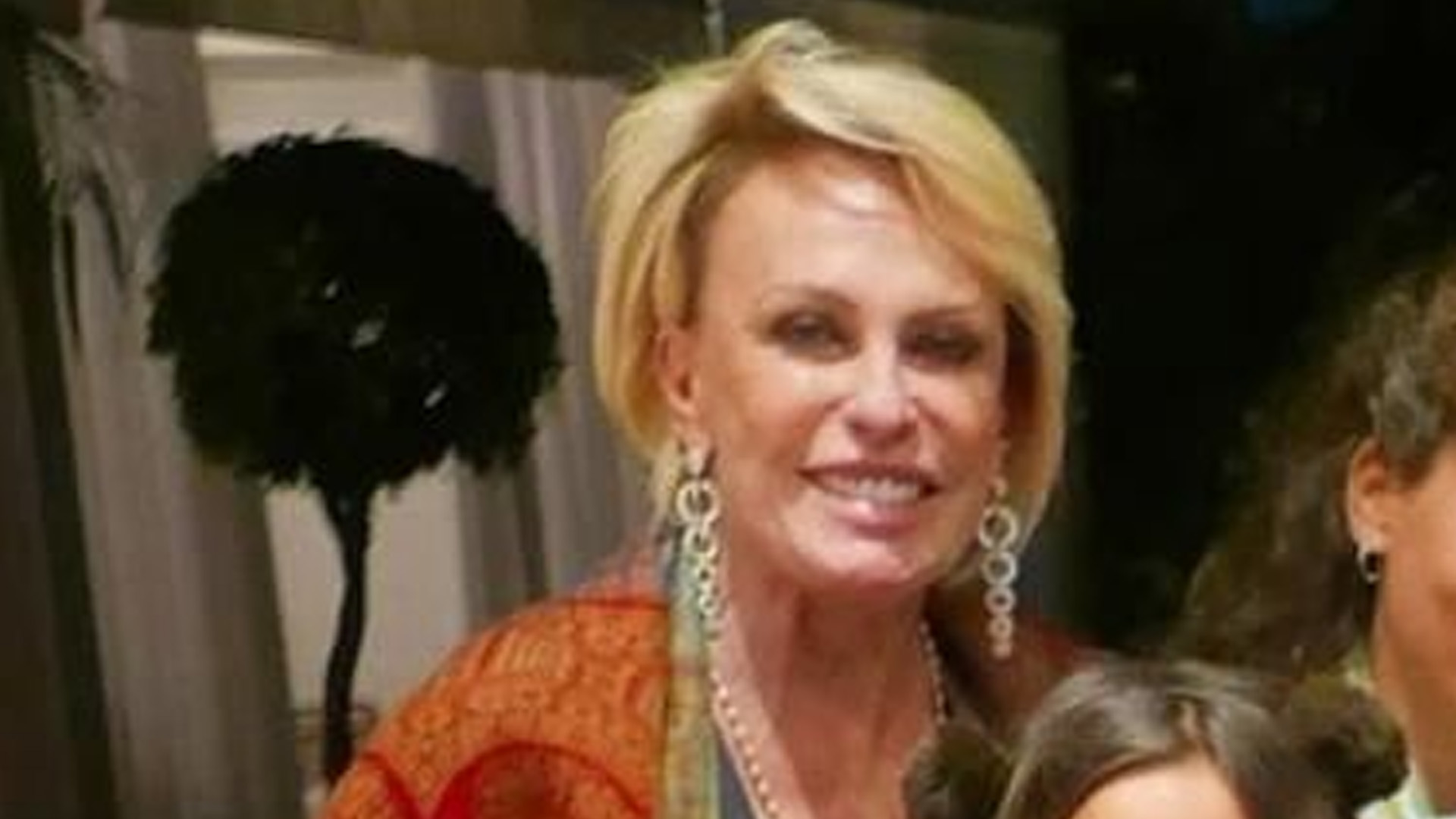 Ana Maria Braga posa em clique raríssimo com filha e netas: “Família linda”