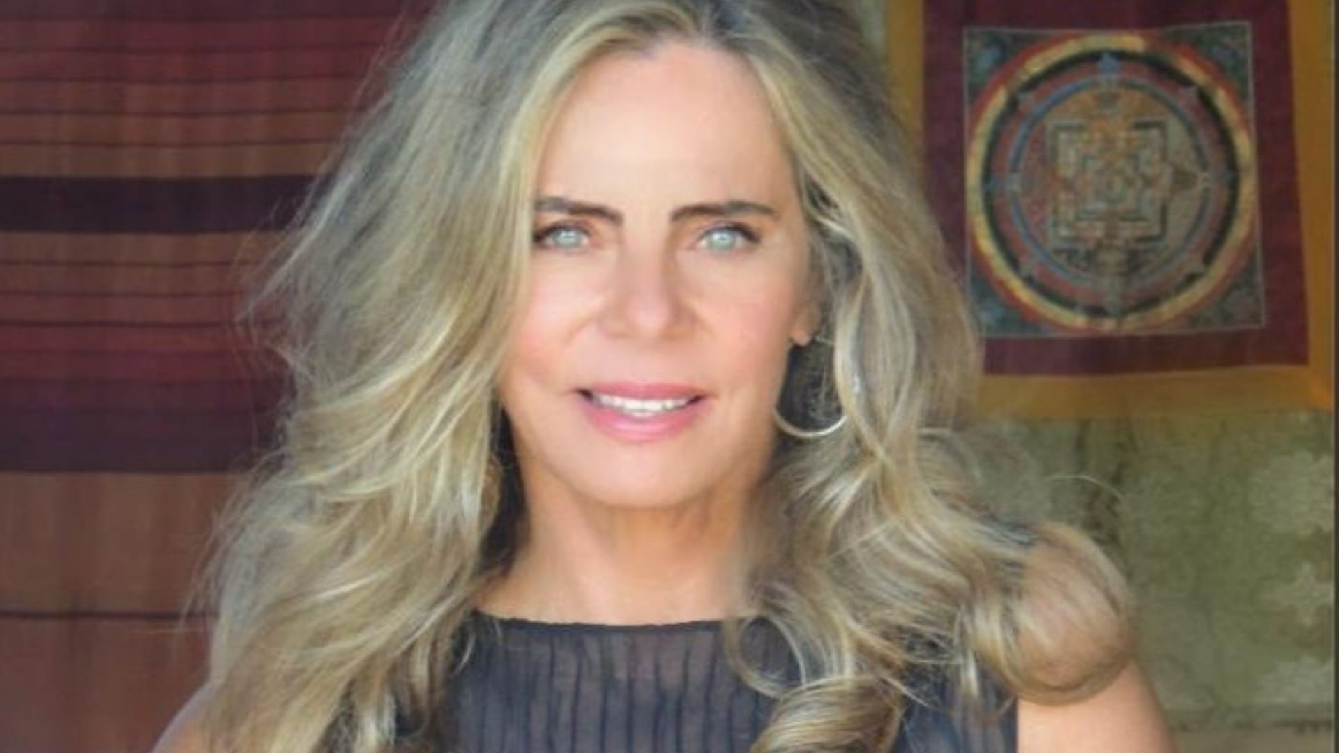 Aos 69 anos, Bruna Lombardi deixa lingerie escapar em look transparente: “Encanto”