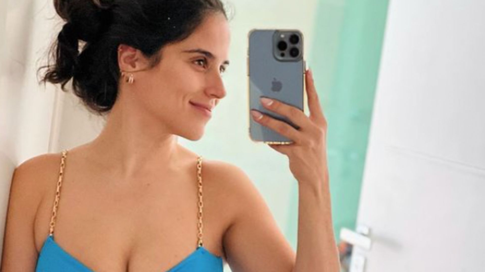 Camilla Camargo surpreende ao exibir corpo real em foto de biquíni: “Me aceitando”