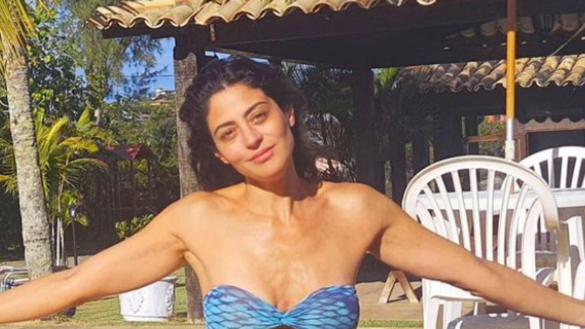 Aos 38 anos, Carol Castro posa de biquíni e exibe tatuagem na barriga sarada: “Maravilhosa”