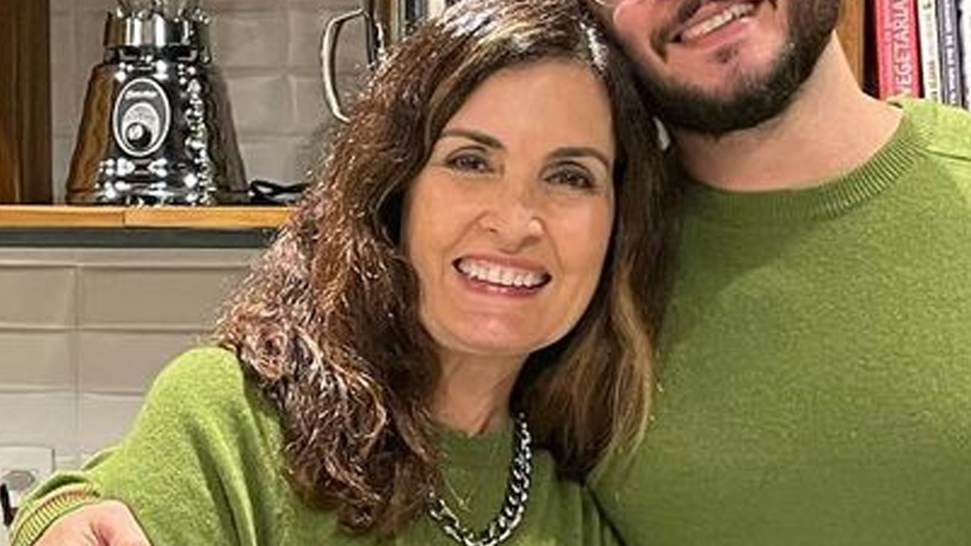 Fátima Bernardes mostra momento da intimidade com namorado e fãs aplaudem: “Lindos”