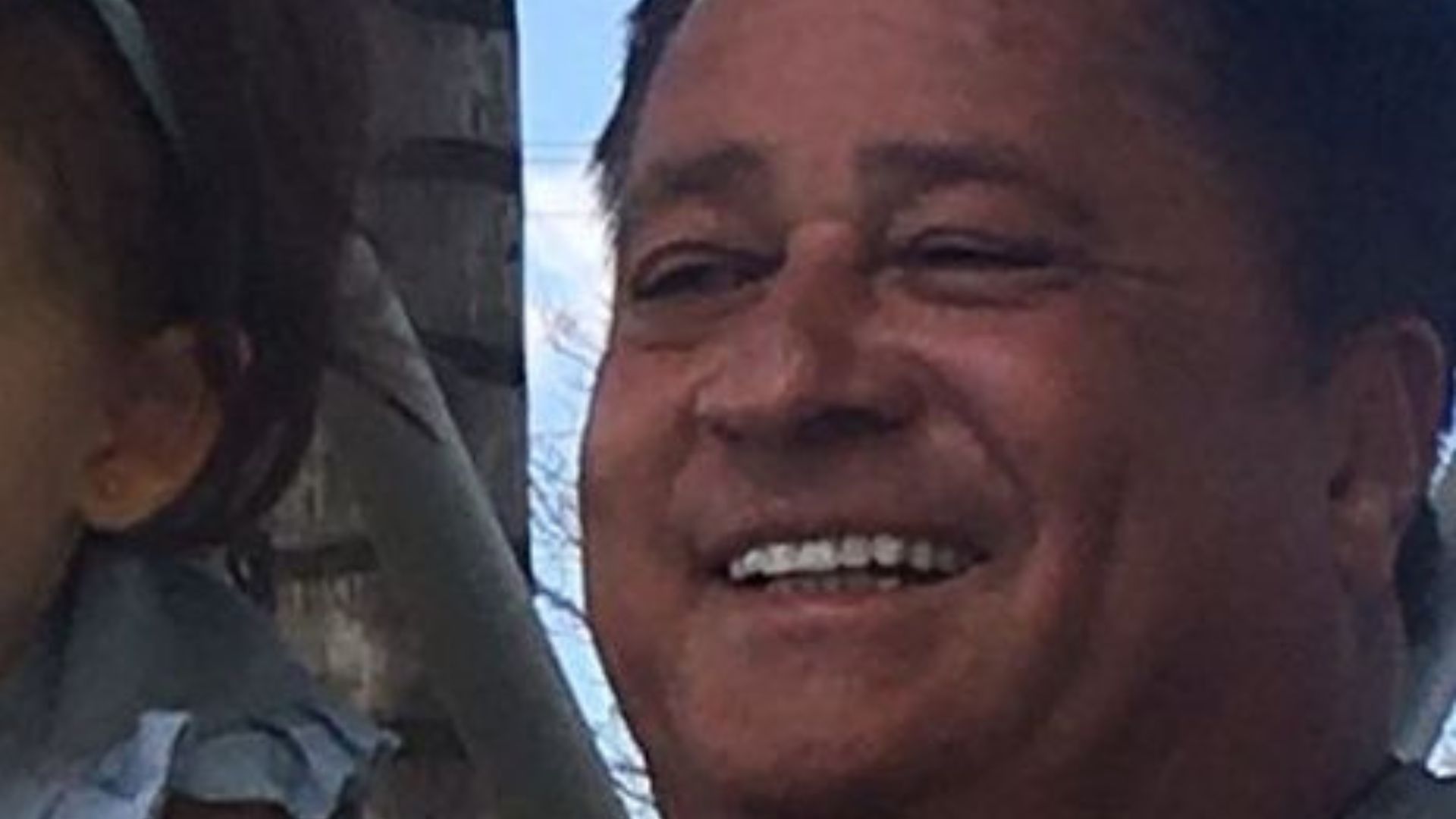 Leonardo coloca neta para dirigir lancha de luxo e é pego no flagra: “Adora”