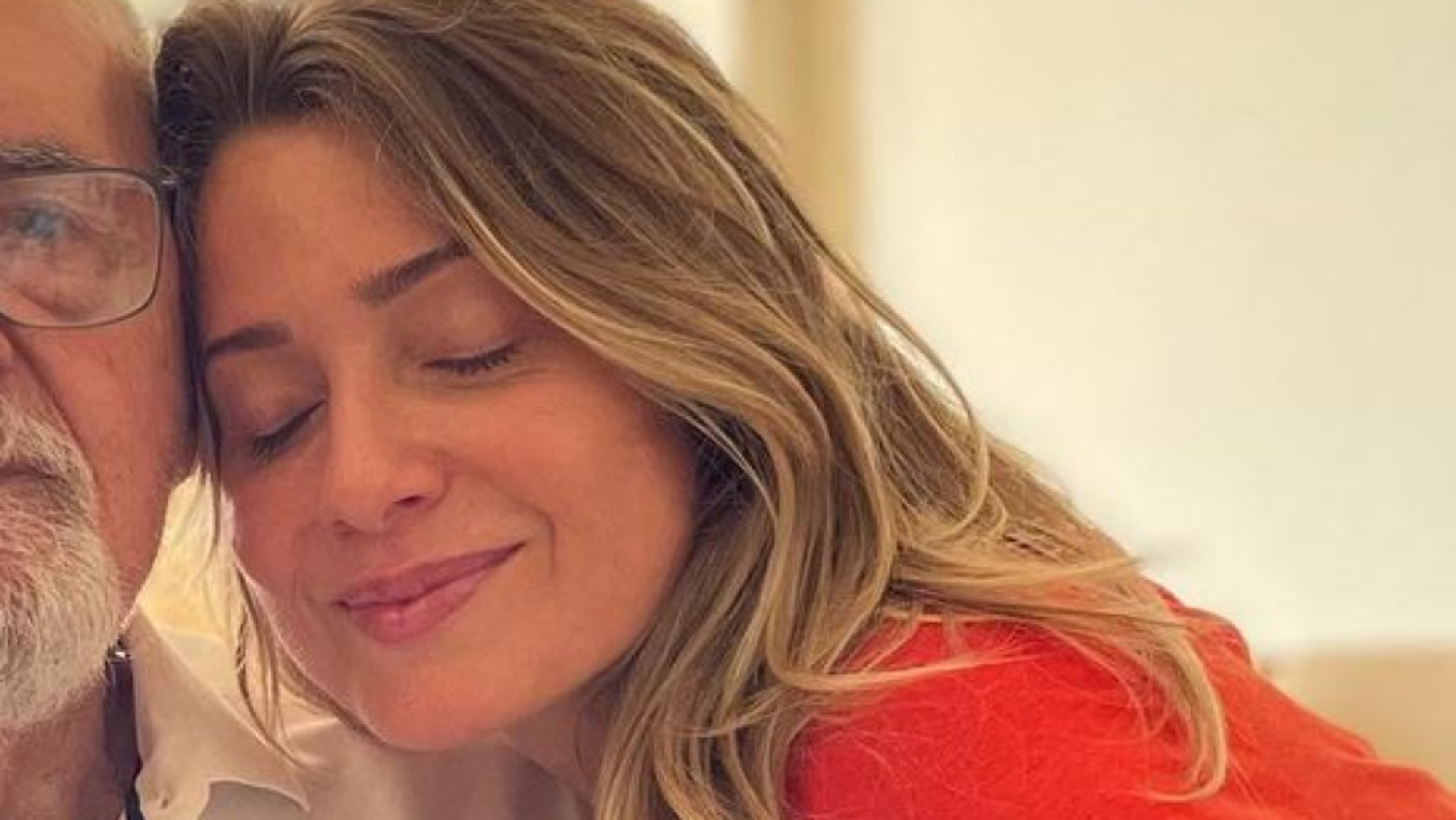 Com clique raríssimo, Letícia Spiller celebra 97 anos de vida do pai: “Privilégio”