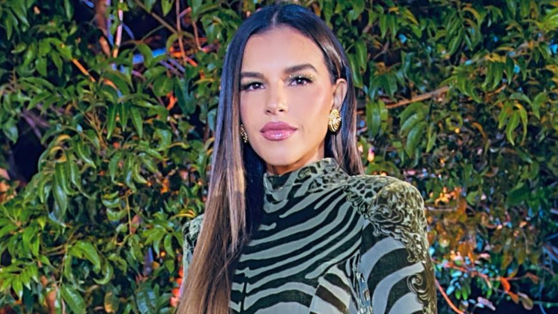 Mariana Rios elege vestidinho colado no corpão e atrai olhares: “Arrasou”