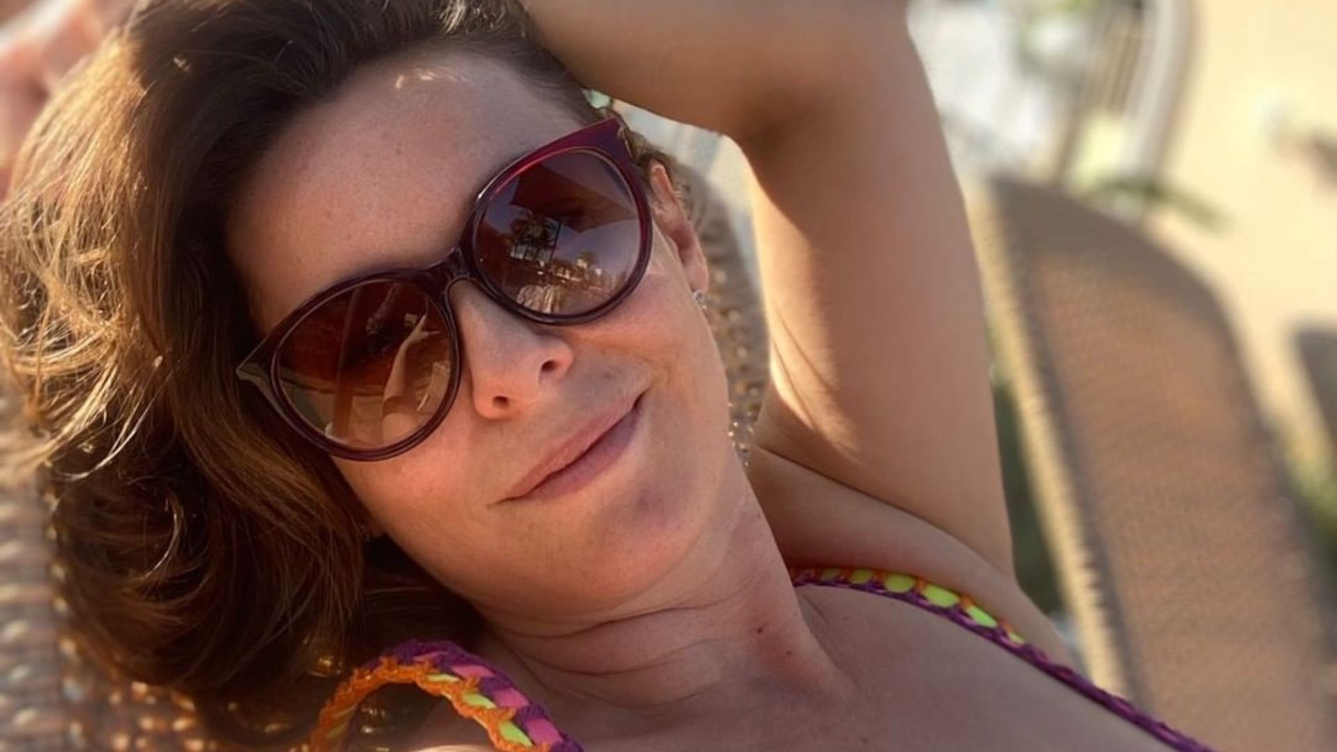 Aos 43 anos, Regiane Alves exibe corpo jovial em fotos de biquíni: “Uma mocinha”