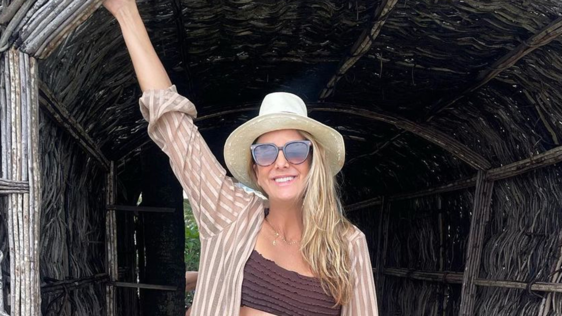 Ticiane Pinheiro combina look de praia com as duas herdeiras e encanta: “Lindeza”