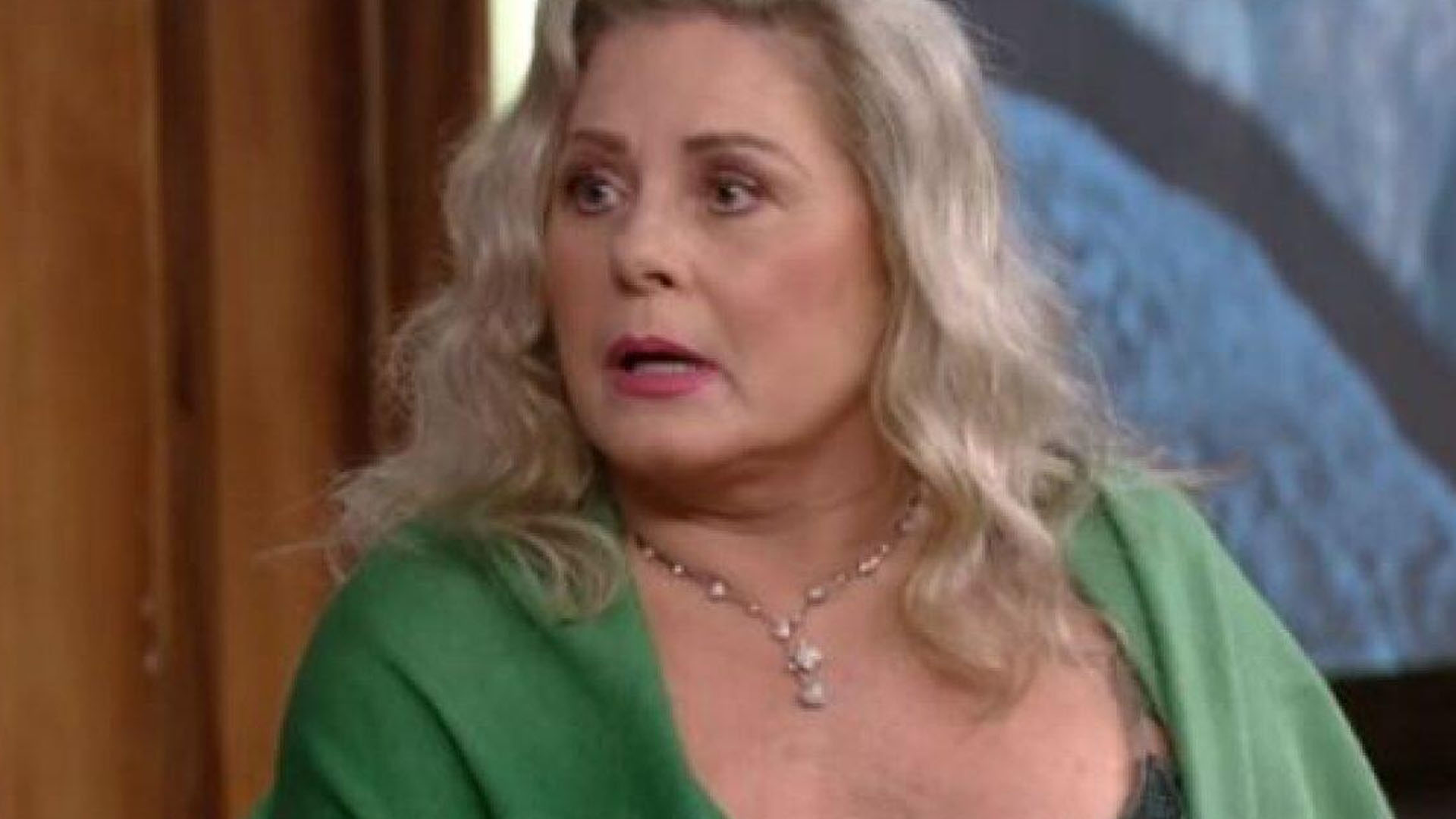 Vera Fischer é vítima de assalto e tem bolsa rasgada em Belo Horizonte