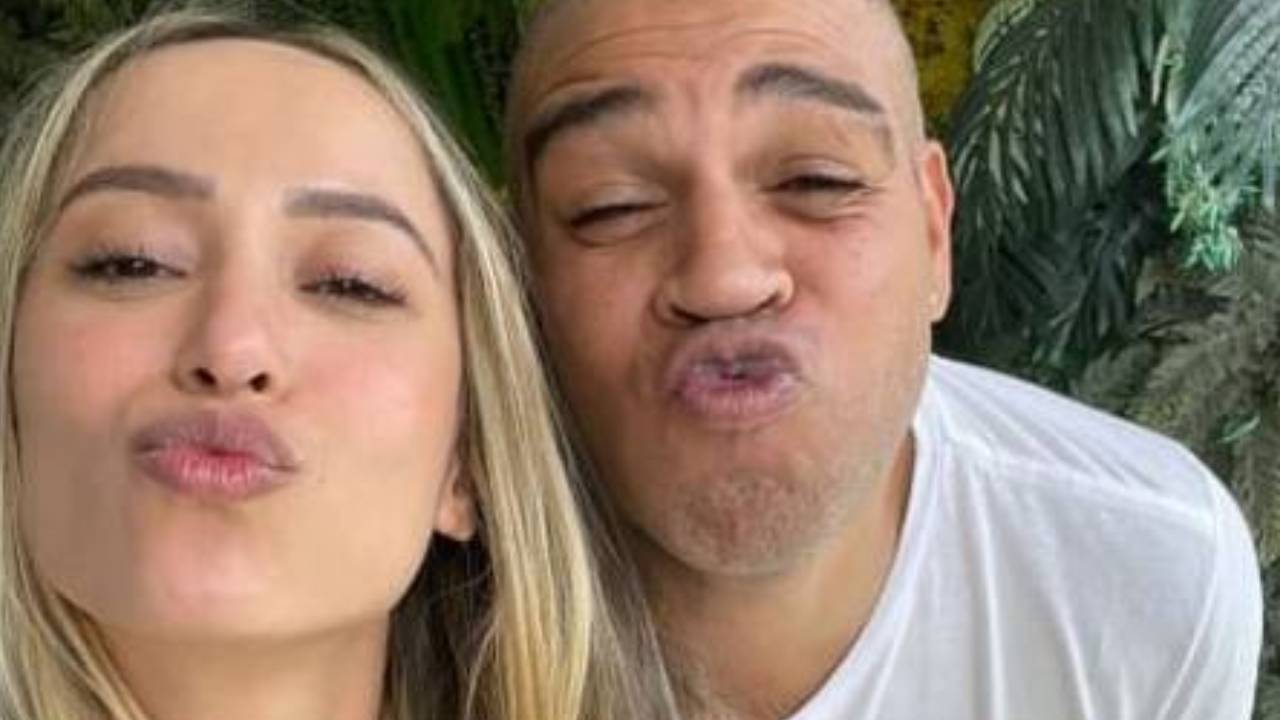 Acabou! Após um mês de namoro, Adriano Imperador coloca ponto final em romance com Laisa Lemos