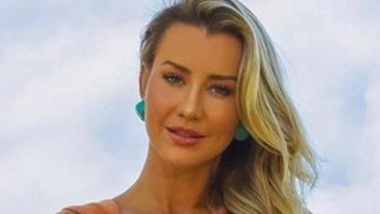 Ana Paula Siebert elege vestido com decote nas costas e arrasa na Bahia: “Chique e elegante”