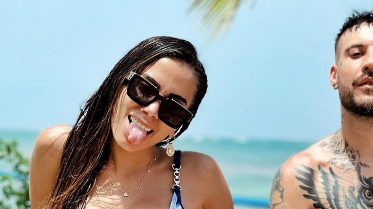 Anitta curte cenário paradisíaco ao lado do cantor italiano Fred De Palma e promete novo hit: “Estamos prontos”