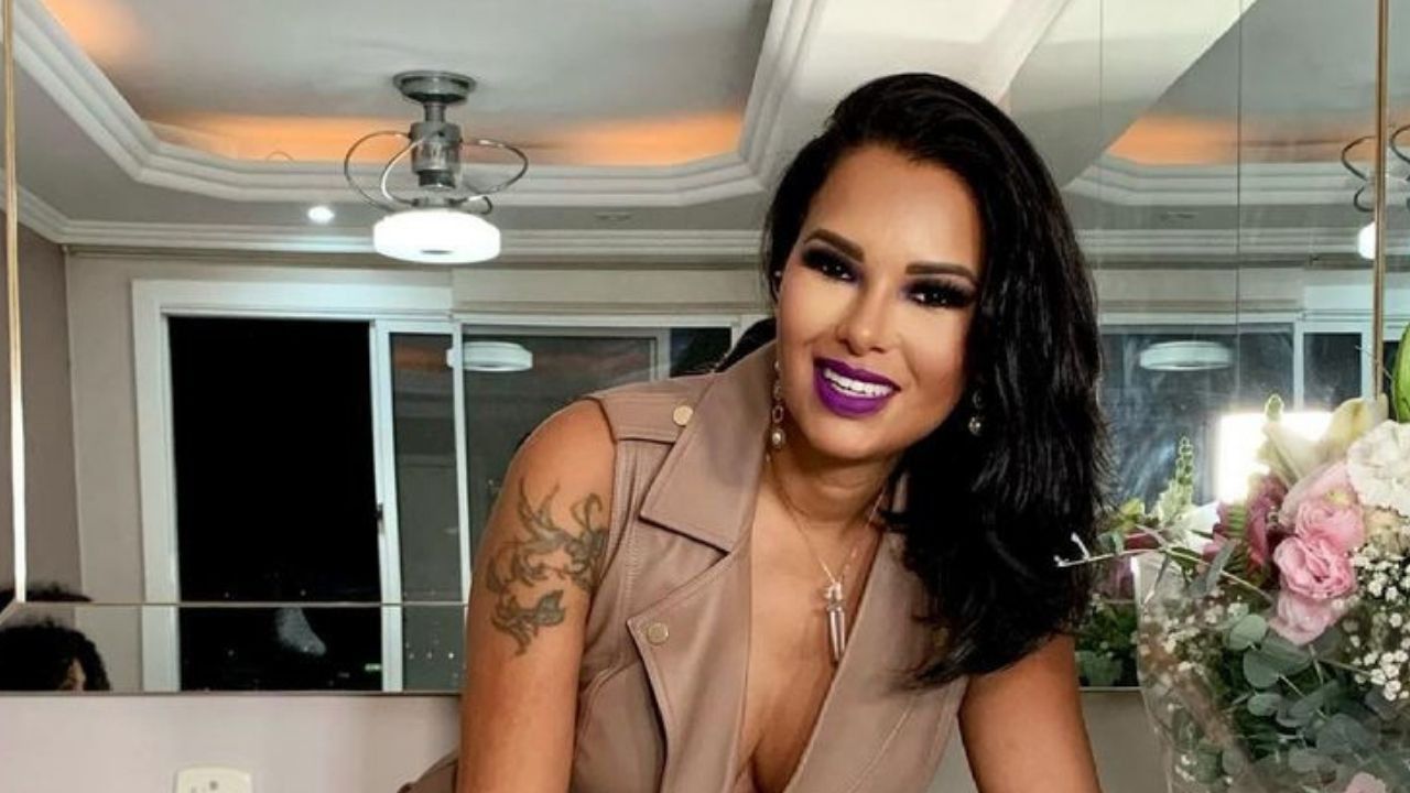 Ariadna Arantes comemora 37 anos com bolo temático de No Limite e agradece fãs: “Obrigada por estarem comigo”