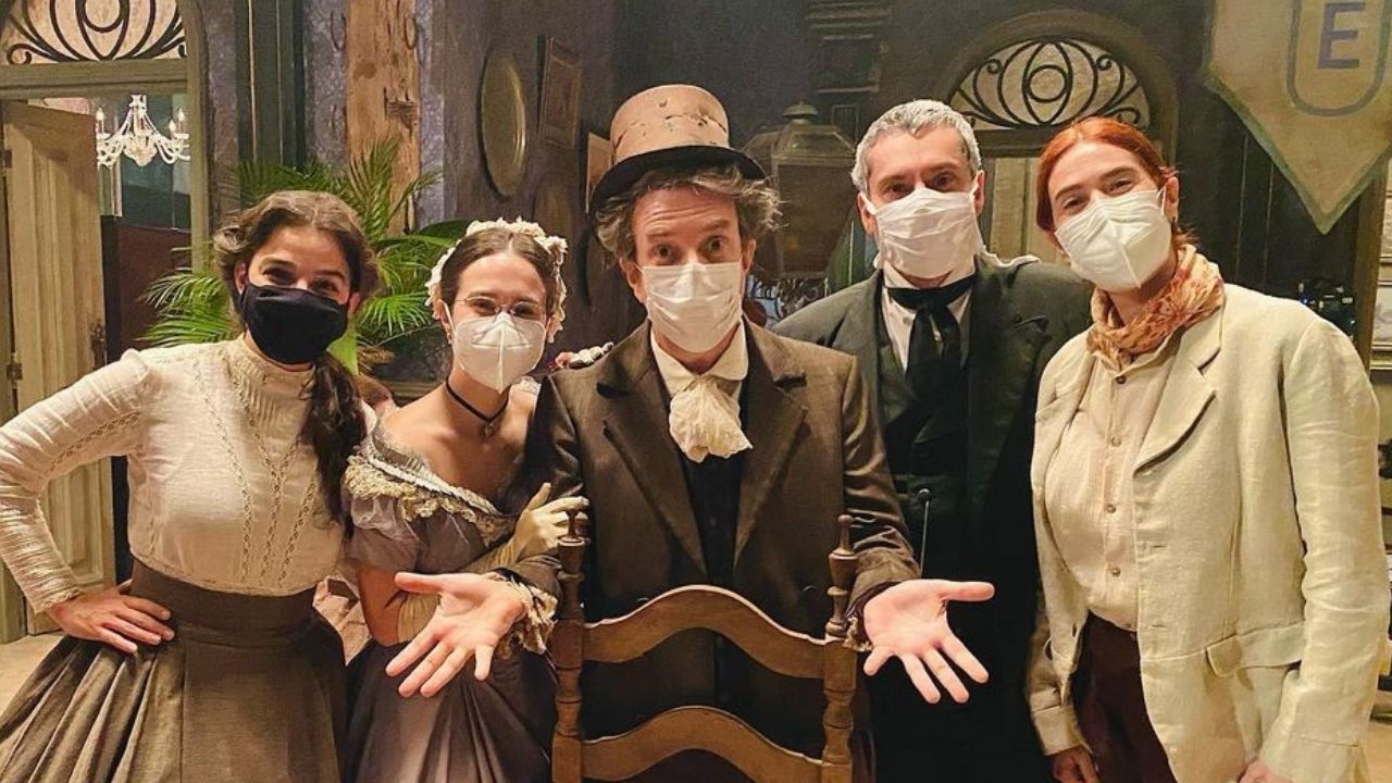 Atores da próxima novela das 6, ‘Nos Tempos do Imperador’, compartilham momento nos bastidores: “Que seja lindo”