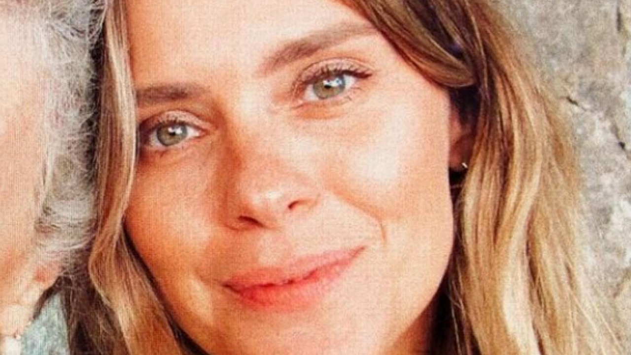 Carolina Dieckmann faz homenagem à mãe no dia em que completaria 70 anos: ”Você faz falta a todo instante”