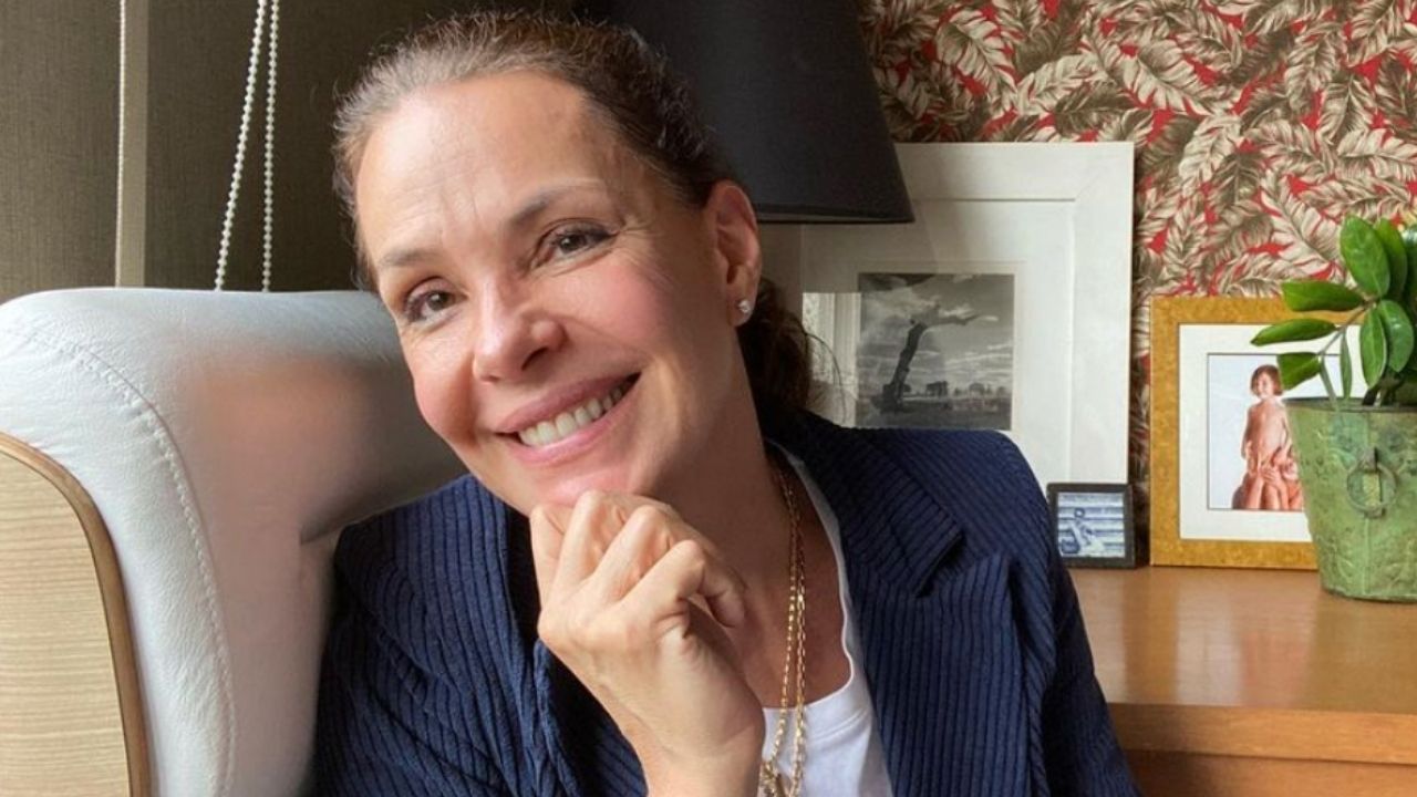 Carolina Ferraz reúne as filhas com 20 anos de diferença na mesma foto: “São lindas demais, não são?”