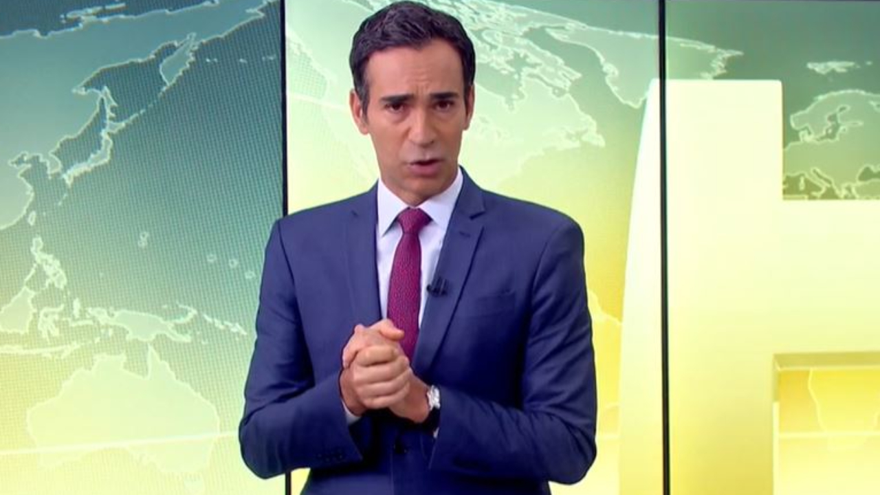 César Tralli se emociona ao vivo ao anunciar morte de editor da TV Globo, vítima da Covid-19: “Não é mais um número”