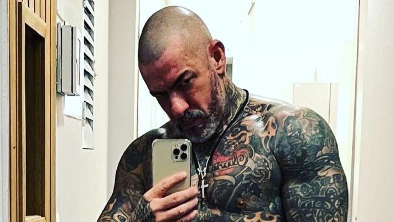 Henrique Fogaça, do MasterChef, mostra resultado de dieta e corpão todo tatuado impressiona: “Foco!”