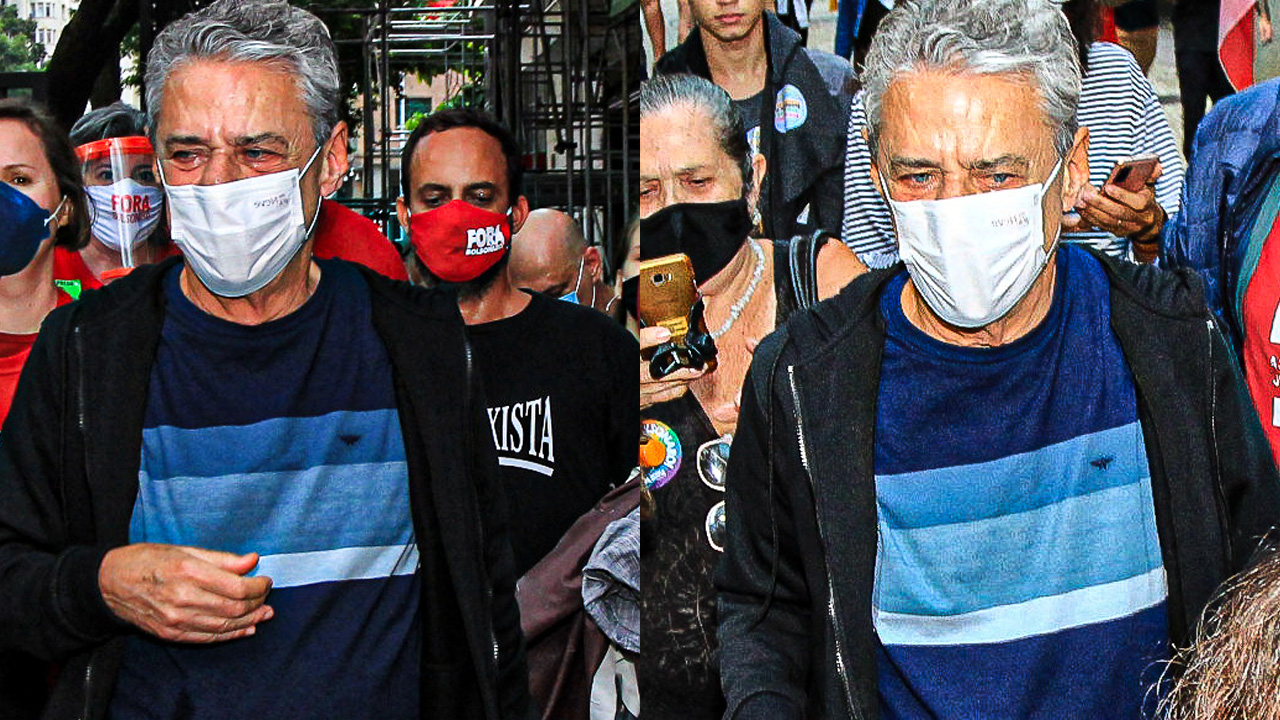 Chico Buarque comemora 77 anos de vida em manifestação contra Bolsonaro no Rio de Janeiro