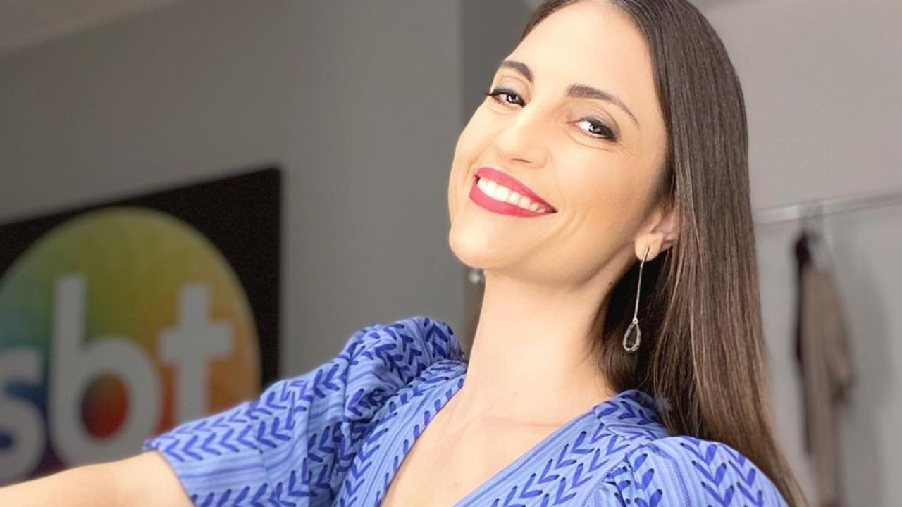 Em raríssimo clique, Chris Flores surge em clima de romance com o maridão na piscina: “São 17 anos com você”