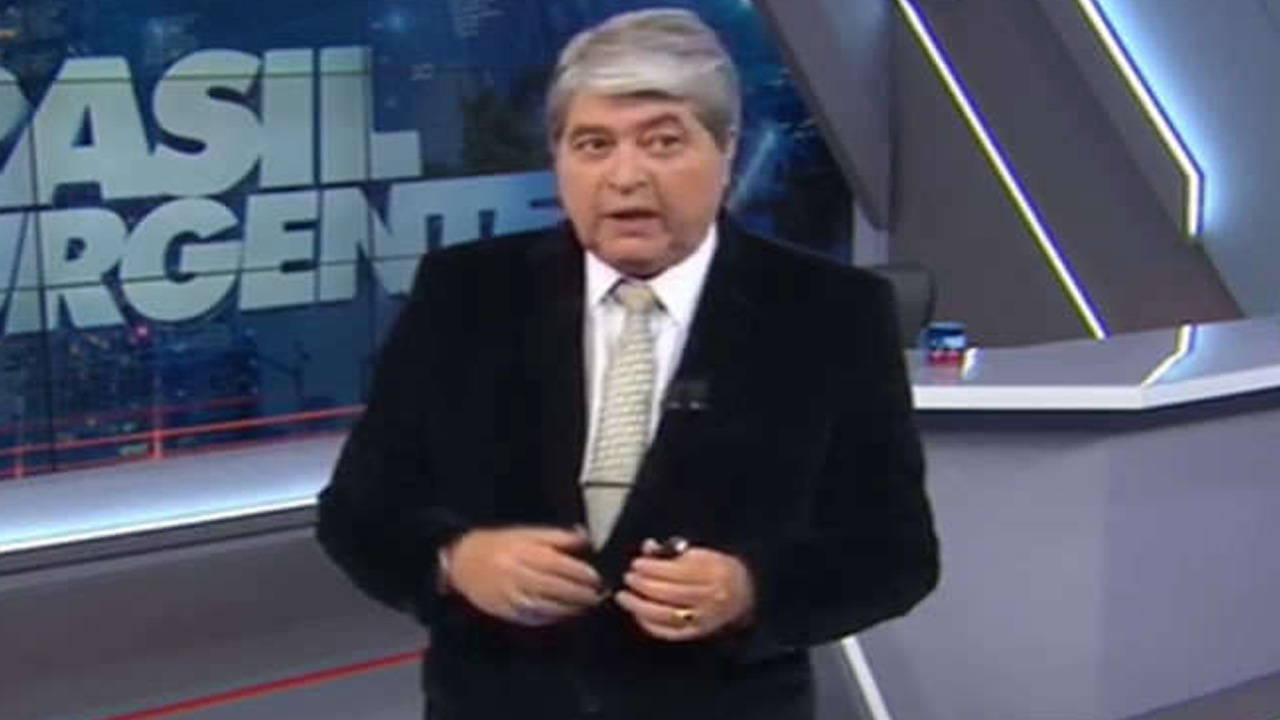 Ao vivo, José Luiz Datena detona e xinga presidente da Argentina no ‘Brasil Urgente’: “Um imbecil, idiota”