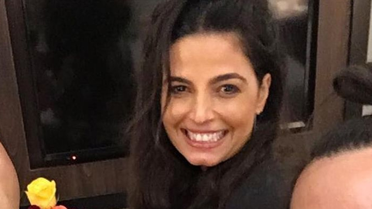 Discretíssima, Emanuelle Araújo surge em clique raro com o namorado e celebra dois anos de namoro: “Amar é ser livre”
