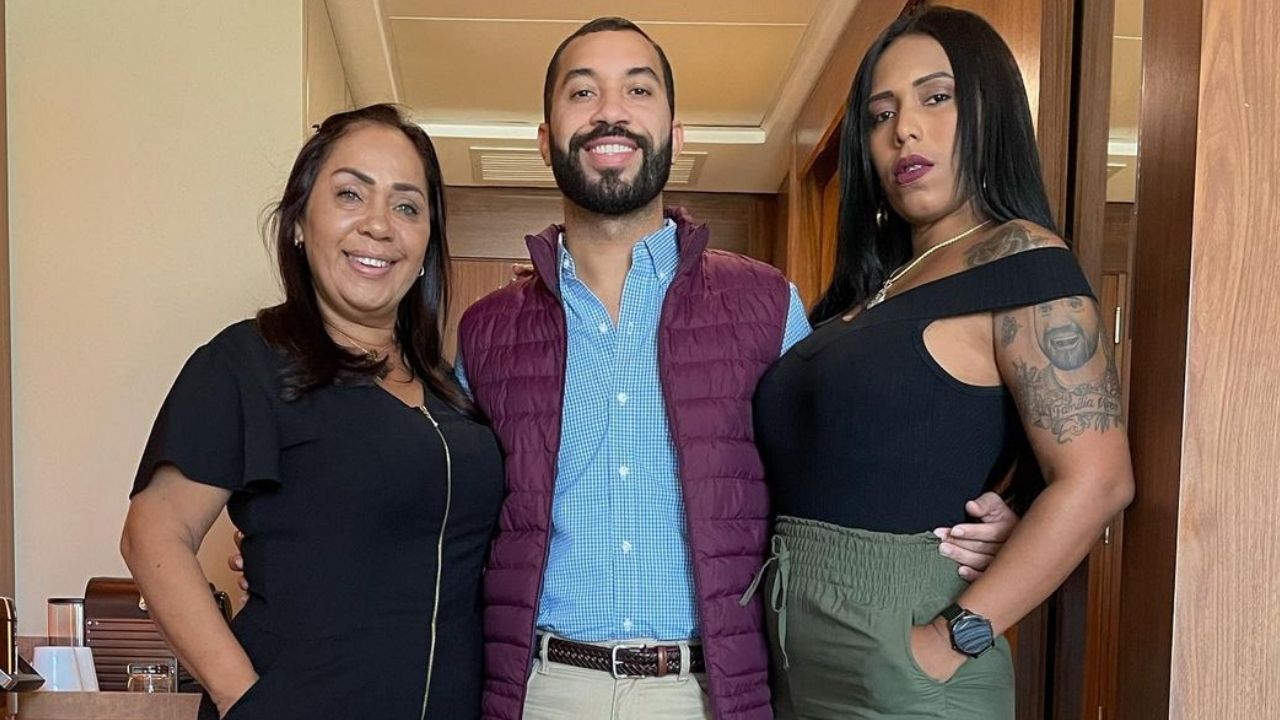 Entre compromissos, ex-BBB Gilberto Nogueira arruma tempo para encontrar a família: “Amo vocês”