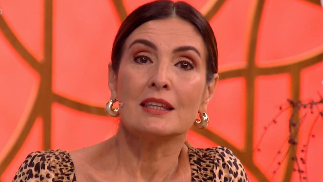 Fátima Bernardes se emociona ao vivo e faz apelo por vacinação: “É possível recuperar a liberdade”