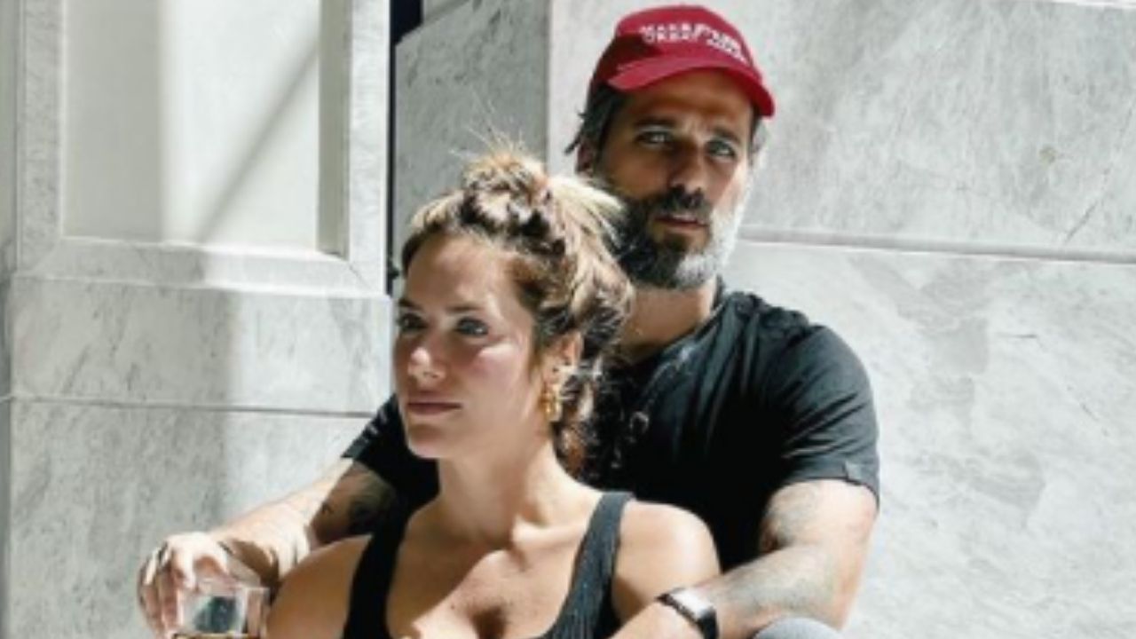 Morando em Lisboa com maridão, Giovanna Ewbank posa com Bruno Gagliasso e derrete ao se declarar: “Te amo”