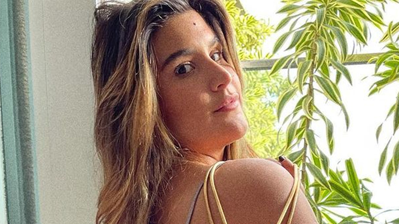 Filha de Flávia Alessandra, Giulia Costa aposta em acessório grifado e ostenta botas de R$ 8 mil: “Combina”