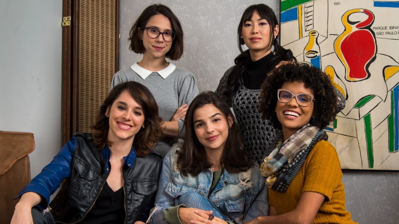 Globo encomenda terceira temporada de As Five antes de gravar a segunda, mas atrizes estão ocupadas em outros projetos